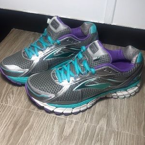 Brooks Defyance 9 running shoe-women’s 8.5M-EUC!